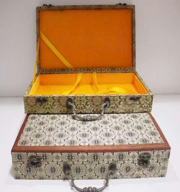 32*16cm Xuan Paper  Folding Album for Painting Calligraphy Press Wooden Frame Brocade Box