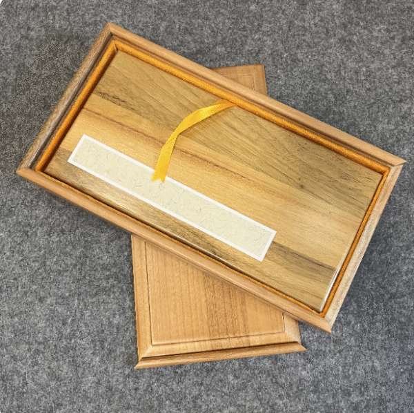 32*16*4.5cm   Camphor Wood Xuan Paper Booklet Ancient Book Gold Silver Jewelry and Ornaments Package Box