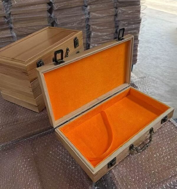 32*16*4.5cm Camphor Wood Xuan Paper Booklet Ancient Book Gold Silver Jewelry and Ornaments Package Box