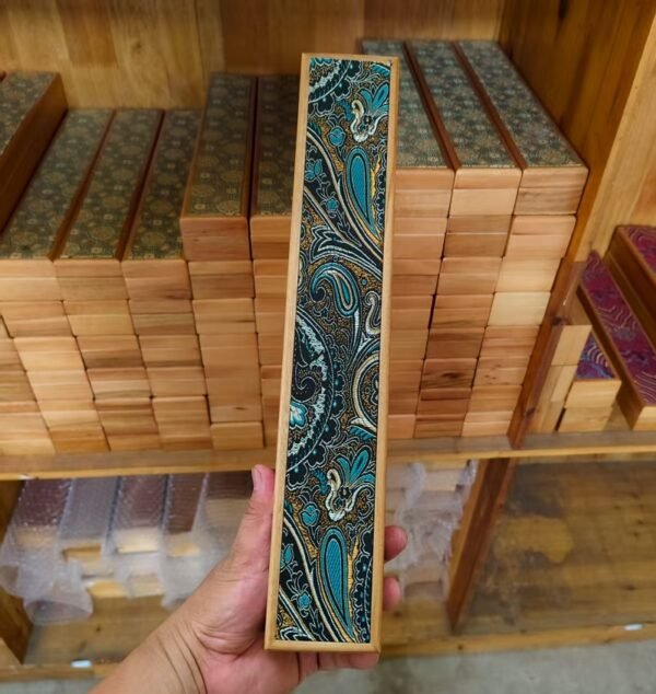10 " or 9.5"   Chinese Xuan （Art） Paper Folding Fan Camphor wooden Song Brocade Box