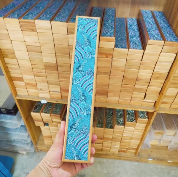 10 " or 9.5"   Chinese Xuan （Art） Paper Folding Fan Camphor wooden Song Brocade Box