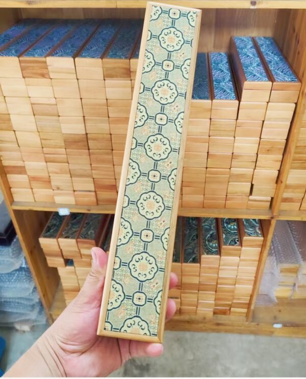 10 " or 9.5"   Chinese Xuan （Art） Paper Folding Fan Camphor wooden Song Brocade Box