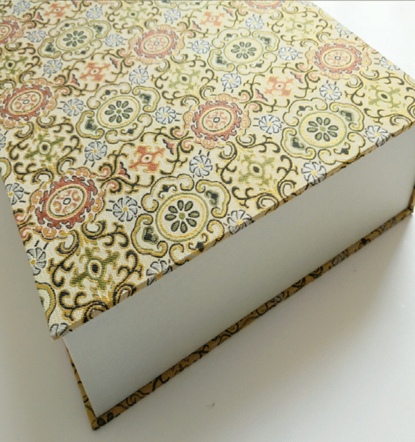 Xuan Paper  Calligraphy Paper Folding Book  Simple  MDF Song Brocade  Box Set Gift for Writing Daoism Classic  <  Tao Te Ching   > -Lao Tzu or < The Diamond Sutra > 