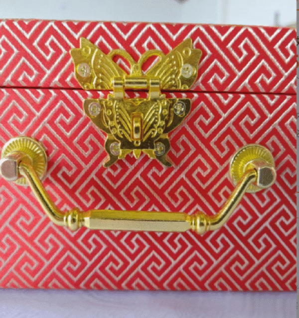Bride price  Spousal  Conjugal gift  Marriage  Nuptial settlement  Dowry money box Red Yun Brocade Box